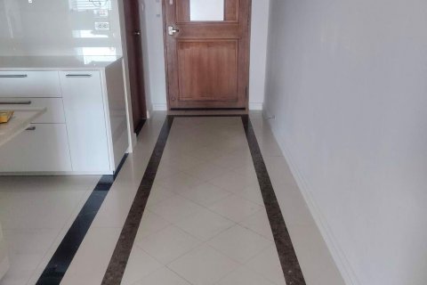 Condominio de 3 dormitorios en Watthana, Bangkok, Tailandia № 63704 - foto 5