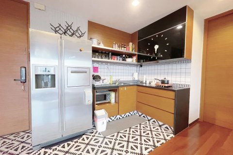 Condominio de 2 dormitorios en Khlong Toei, Bangkok, Tailandia № 63706 - foto 3