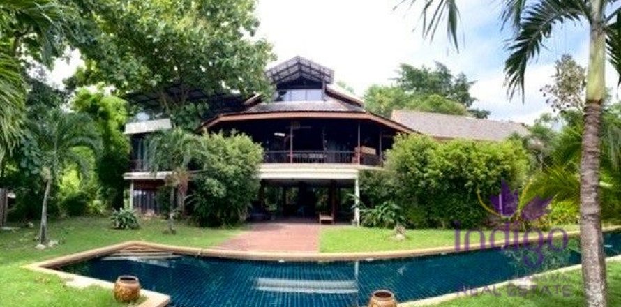 Casa de 4 dormitorios en Mae Rim, Tailandia № 200315