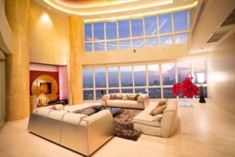 Condo in Bangkok, Thailand, 4 bedrooms  № 143921