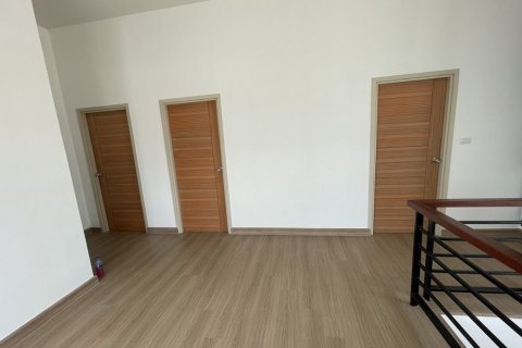 Casa de 3 dormitorios en Rayong, Tailandia № 156916 - foto 12