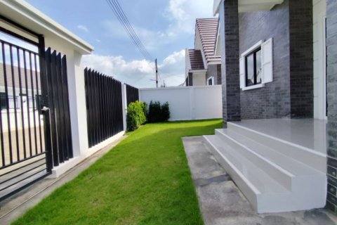 Casa de 2 dormitorios en Bang Sare, Tailandia № 116813 - foto 4