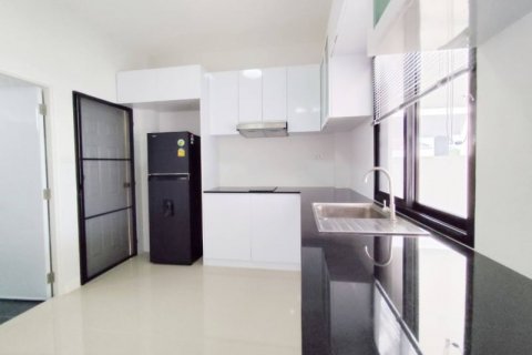Casa de 2 dormitorios en Bang Sare, Tailandia № 116813 - foto 14
