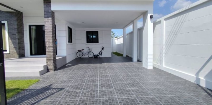 Casa de 2 dormitorios en Bang Sare, Tailandia № 116815