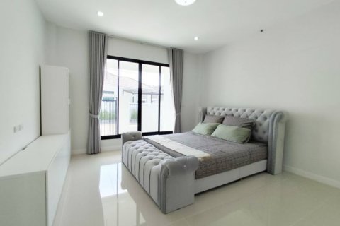 Casa de 3 dormitorios en Bang Sare, Tailandia № 116814 - foto 11