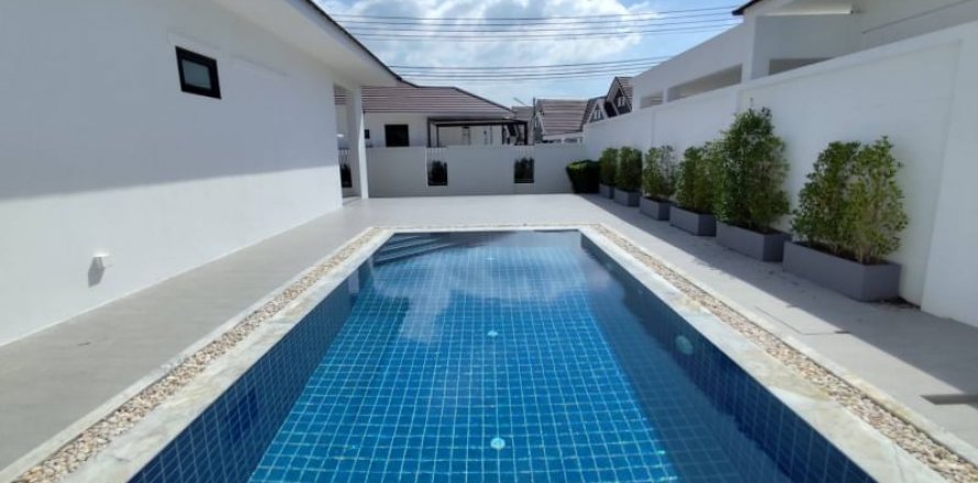 Casa de 3 dormitorios en Bang Sare, Tailandia № 116814