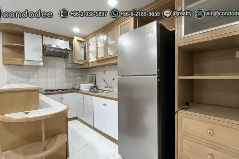 Condo in Watthana, Bangkok, Thailand, 2 bedrooms  № 201433 - photo 5