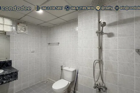 Condo in Watthana, Bangkok, Thailand, 2 bedrooms  № 201433 - photo 12