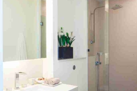 Condominio de 3 dormitorios en Thonburi, Bangkok, Tailandia № 183067 - foto 13