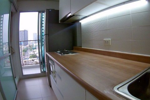 Condominio de 2 dormitorios en Chatuchak, Bangkok, Tailandia № 71579 - foto 6