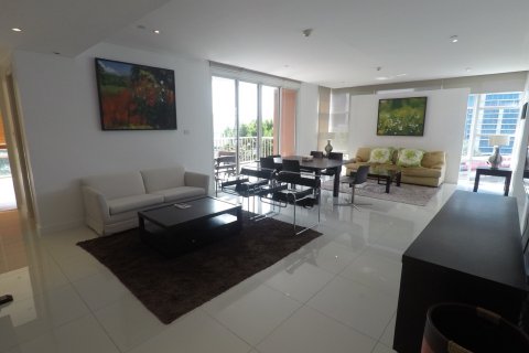 Condominio de 3 dormitorios en Bangkok, Tailandia № 144099 - foto 2