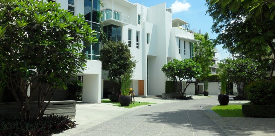 Casa de 4 dormitorios en Sathon, Bangkok, Tailandia № 144100