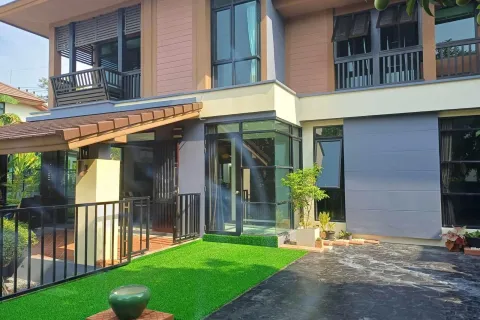 Casa de 3 dormitorios en Pattaya, Tailandia № 155637 - foto 2