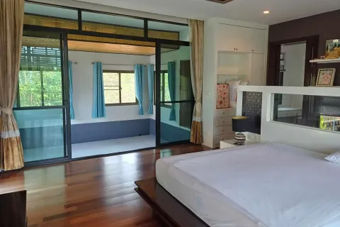 Casa de 3 dormitorios en Pattaya, Tailandia № 155637 - foto 9