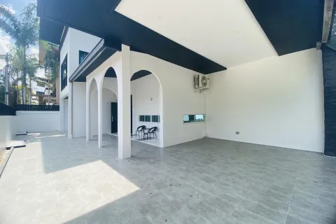 Casa de 4 dormitorios en Pattaya, Tailandia № 155632 - foto 6