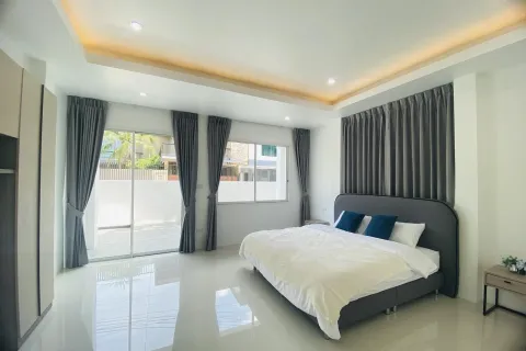 Casa de 4 dormitorios en Pattaya, Tailandia № 155632 - foto 16