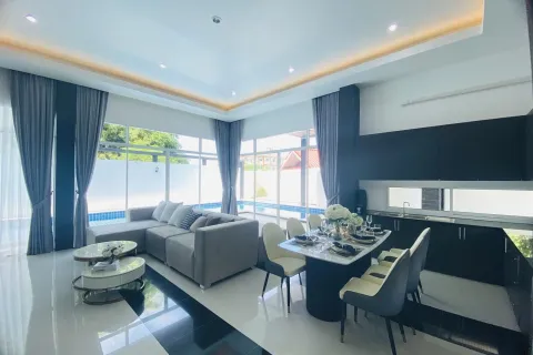 Casa de 4 dormitorios en Pattaya, Tailandia № 155632 - foto 13