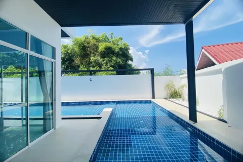 Casa de 4 dormitorios en Pattaya, Tailandia № 155632 - foto 5