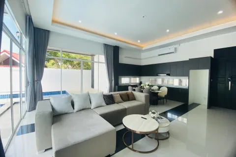 Casa de 4 dormitorios en Pattaya, Tailandia № 155632 - foto 10