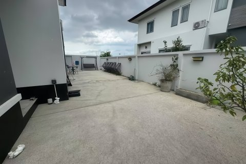 Casa de 3 dormitorios en Pattaya, Tailandia № 155634 - foto 3
