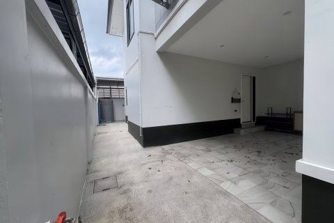Casa de 3 dormitorios en Pattaya, Tailandia № 155634 - foto 18