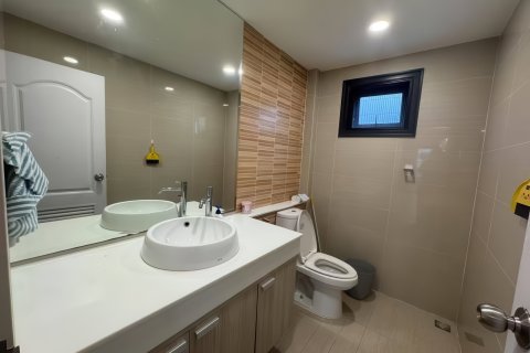 Casa de 3 dormitorios en Pattaya, Tailandia № 155634 - foto 16