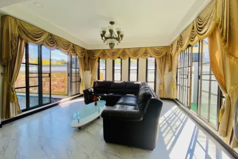 Casa de 5 dormitorios en Pattaya, Tailandia № 155631 - foto 15
