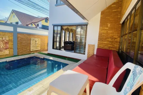 Casa de 5 dormitorios en Pattaya, Tailandia № 155631 - foto 5