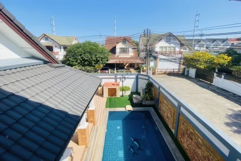 Casa de 5 dormitorios en Pattaya, Tailandia № 155631 - foto 6