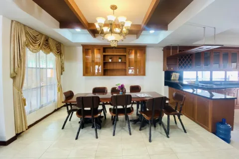 Casa de 5 dormitorios en Pattaya, Tailandia № 155631 - foto 18