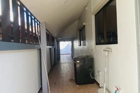 Casa de 5 dormitorios en Pattaya, Tailandia № 155631 - foto 10