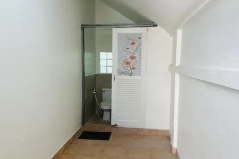 Casa de 5 dormitorios en Pattaya, Tailandia № 155631 - foto 12