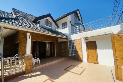 Casa de 5 dormitorios en Pattaya, Tailandia № 155631 - foto 7