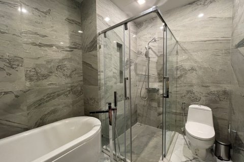 Eigentumswohnung in Watthana, Bangkok, Thailand, 2 Schlafzimmer № 133629 - Foto 17