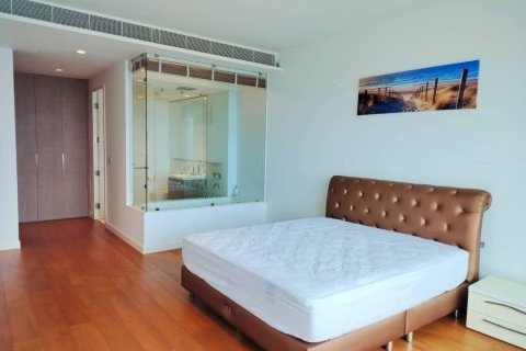Condominio de 2 dormitorios en Pathum Wan, Bangkok, Tailandia № 133632 - foto 12