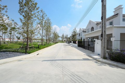 Chalet de 4 dormitorios en Bang Phli Yai, Tailandia № 133631 - foto 18