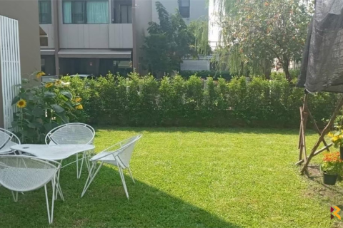 Townhouse in Bangkok, Thailand 4 bedrooms № 189627