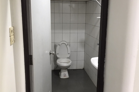 Adosado de 3 dormitorios en Bangkok, Tailandia № 189629 - foto 5