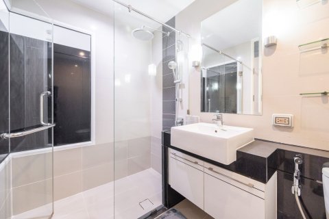 Studio in the Condo in Huai Khwang, Bangkok, Thailand № 171584 - photo 11