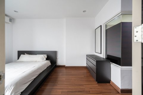 Studio in the Condo in Huai Khwang, Bangkok, Thailand № 171584 - photo 10