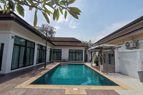 Chalet de 3 dormitorios en Pattaya, Tailandia № 162139