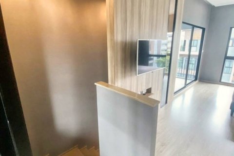 Adosado de 3 dormitorios en Bangkok, Tailandia № 114071 - foto 10