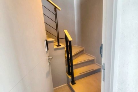 Adosado de 3 dormitorios en Bangkok, Tailandia № 114071 - foto 8