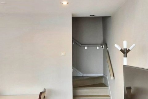 Dúplex de 1 dormitorio en Bangkok, Tailandia № 114073 - foto 8