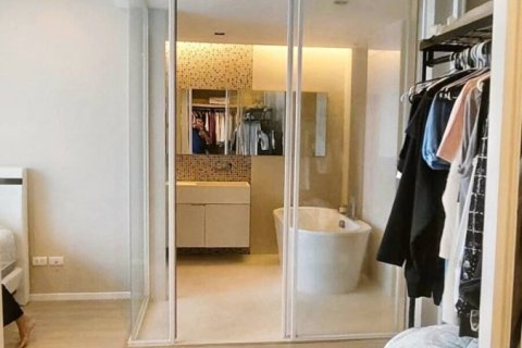 Dúplex de 1 dormitorio en Bangkok, Tailandia № 114073 - foto 4