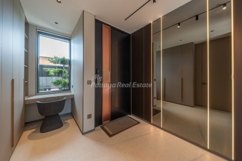Haus in Bang Lamung, Thailand 5 Schlafzimmer № 194505 - Foto 13