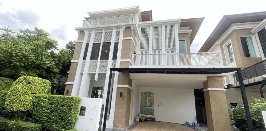 Casa de 3 dormitorios en Chatuchak, Bangkok, Tailandia № 167455