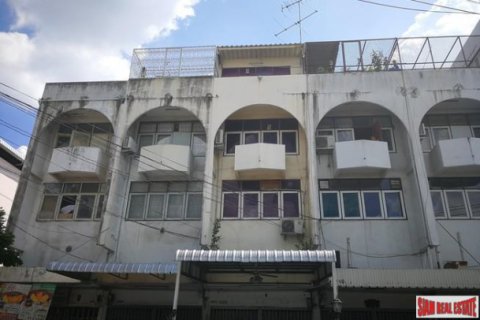 Casa de 4 dormitorios en Bangkok, Tailandia № 193726