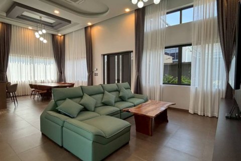 Chalet de 3 dormitorios en Pattaya, Tailandia № 172645 - foto 2
