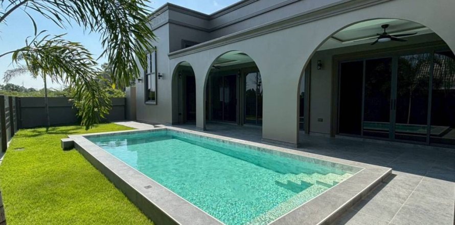 Chalet de 3 dormitorios en Pattaya, Tailandia № 172645